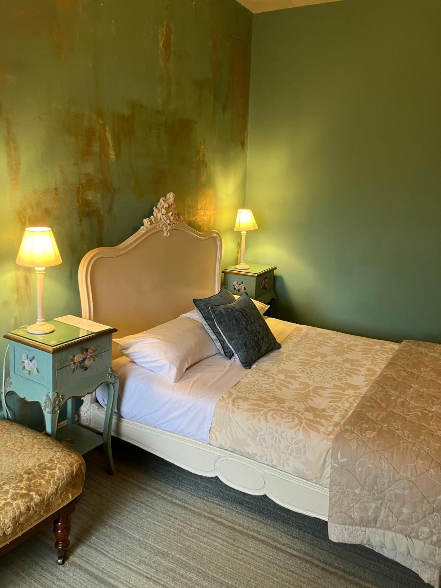 Cornerstones Guest House Sale Exteriér fotografie