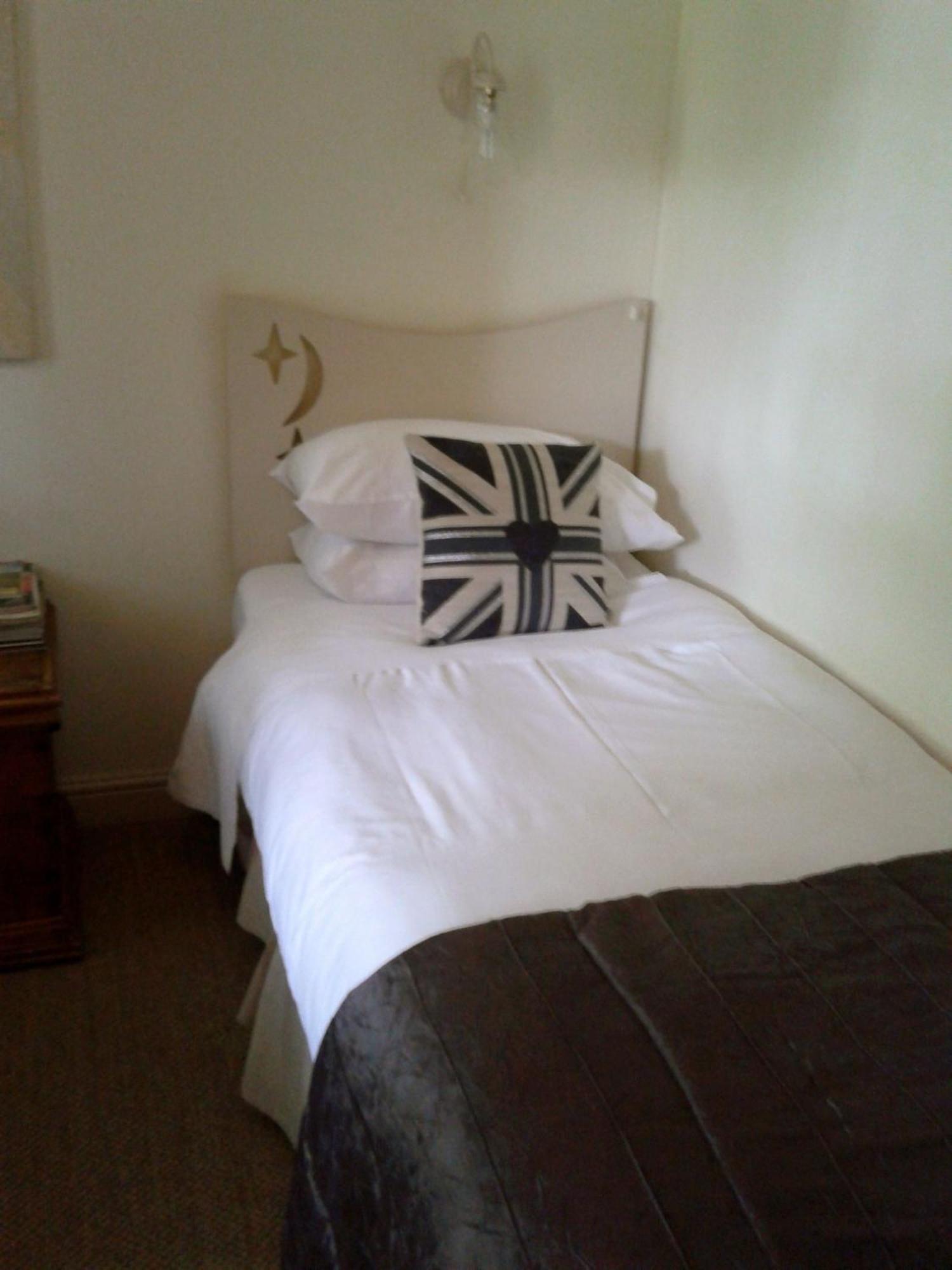 Cornerstones Guest House Sale Exteriér fotografie