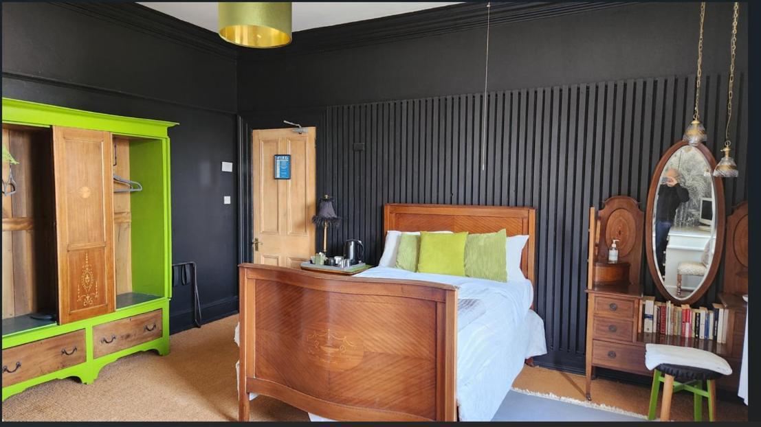 Cornerstones Guest House Sale Exteriér fotografie